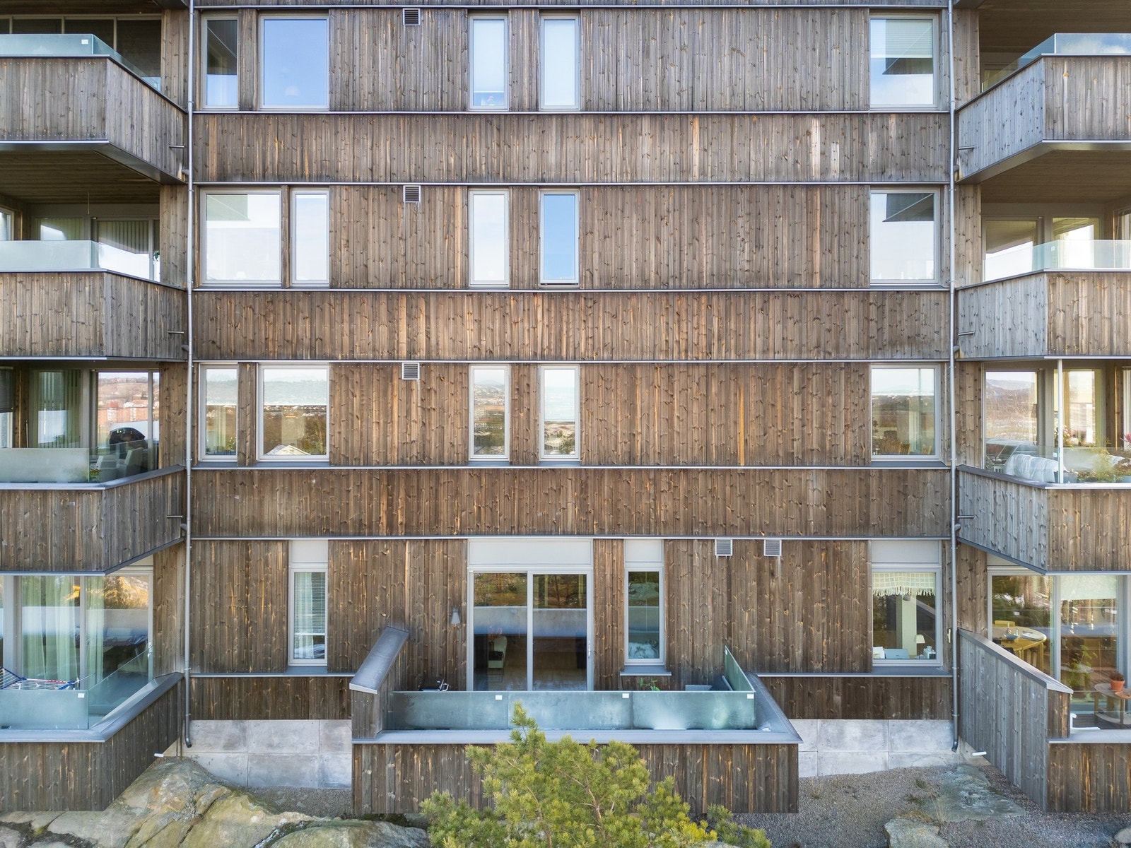 Leiligheten ligger skjermet til fra trafikk og støy. Galleribilde