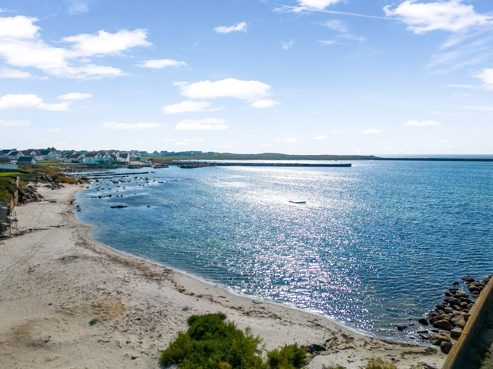 Bispen sandstrand rett ved. Galleribilde