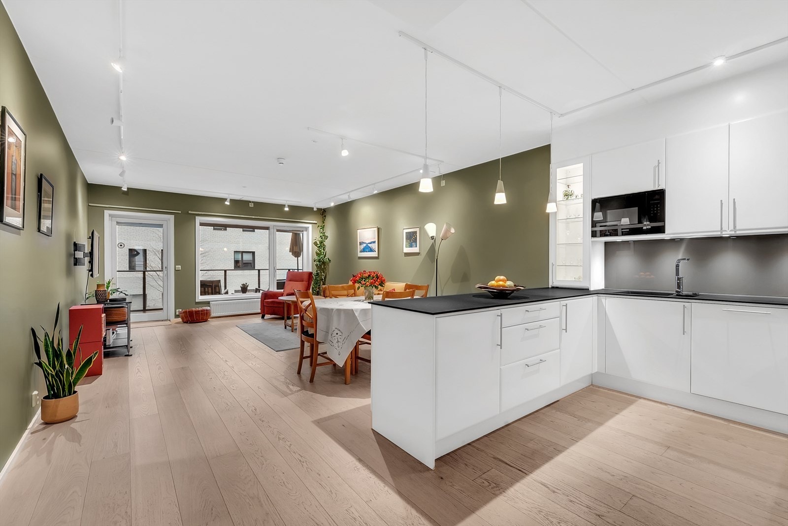 EiendomsMegler 1 v/Asbjørn Gjerde har gleden av å presentere Johan Scharffenbergs vei 89 B! Galleribilde