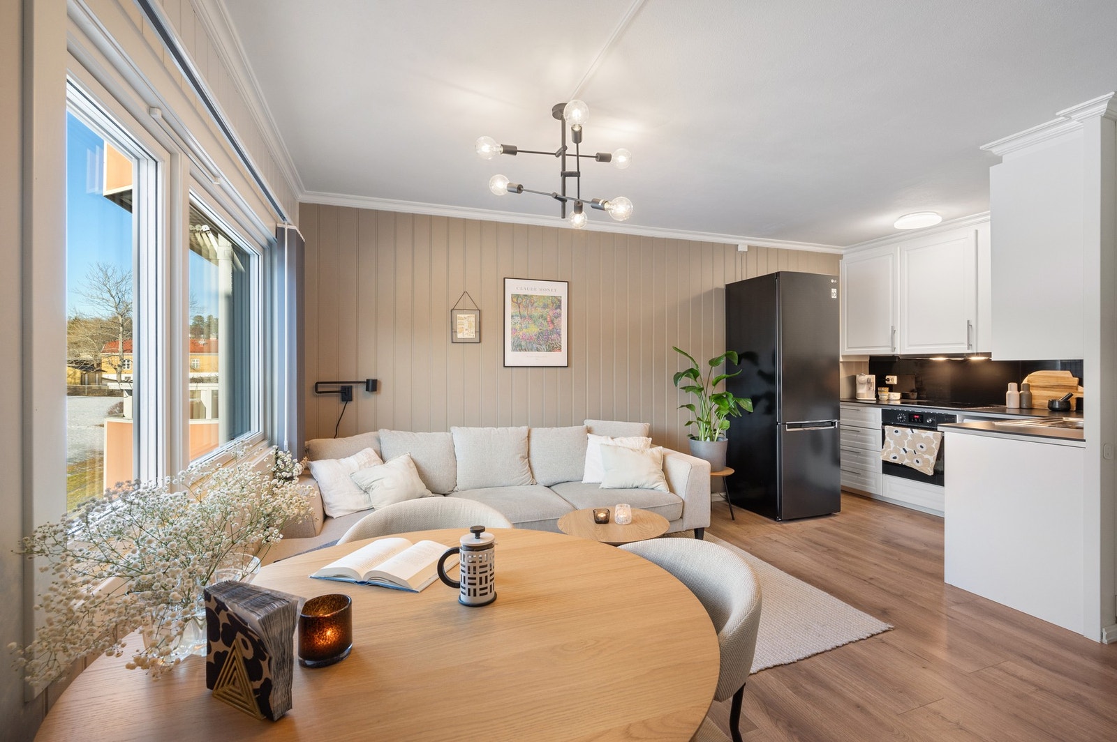 Lys og flott 2-roms i 2. etasje. Galleribilde