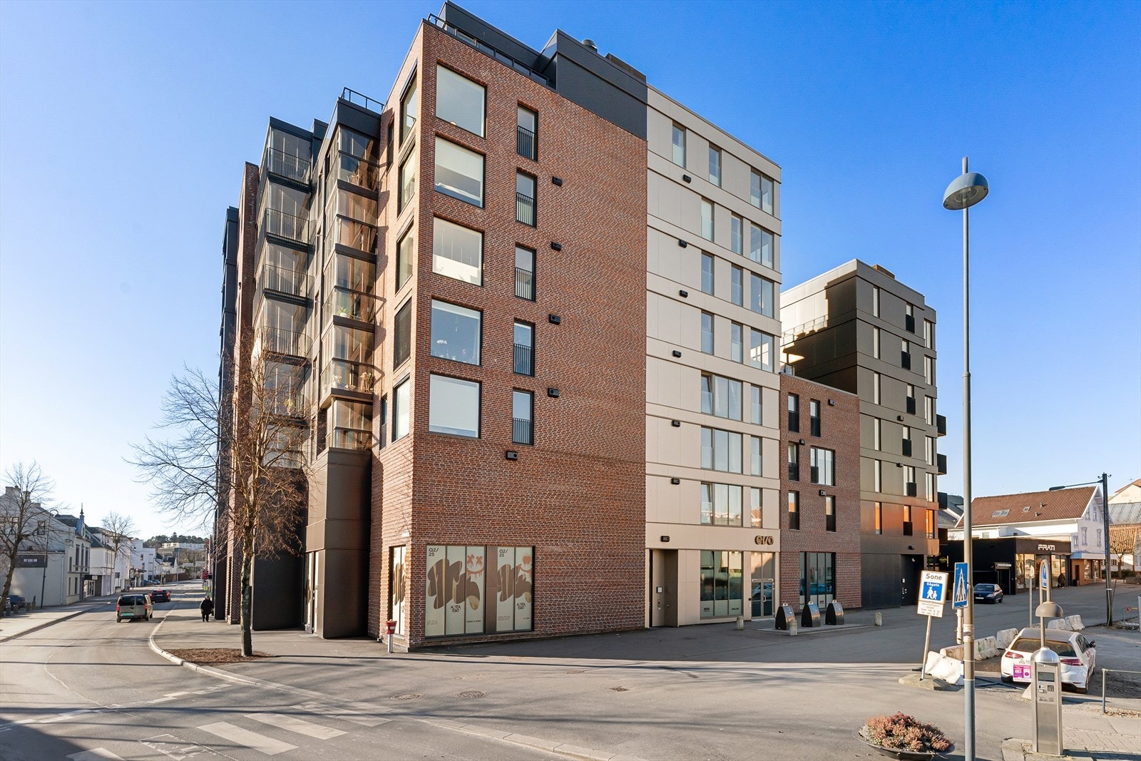 En lekker og innbydende leilighet med gjennomgående høy standard, beliggende midt i Sandnes sentrum. Galleribilde