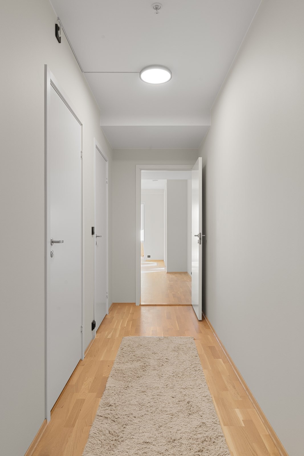 En lekker og innbydende leilighet med gjennomgående høy standard, beliggende midt i Sandnes sentrum. Galleribilde