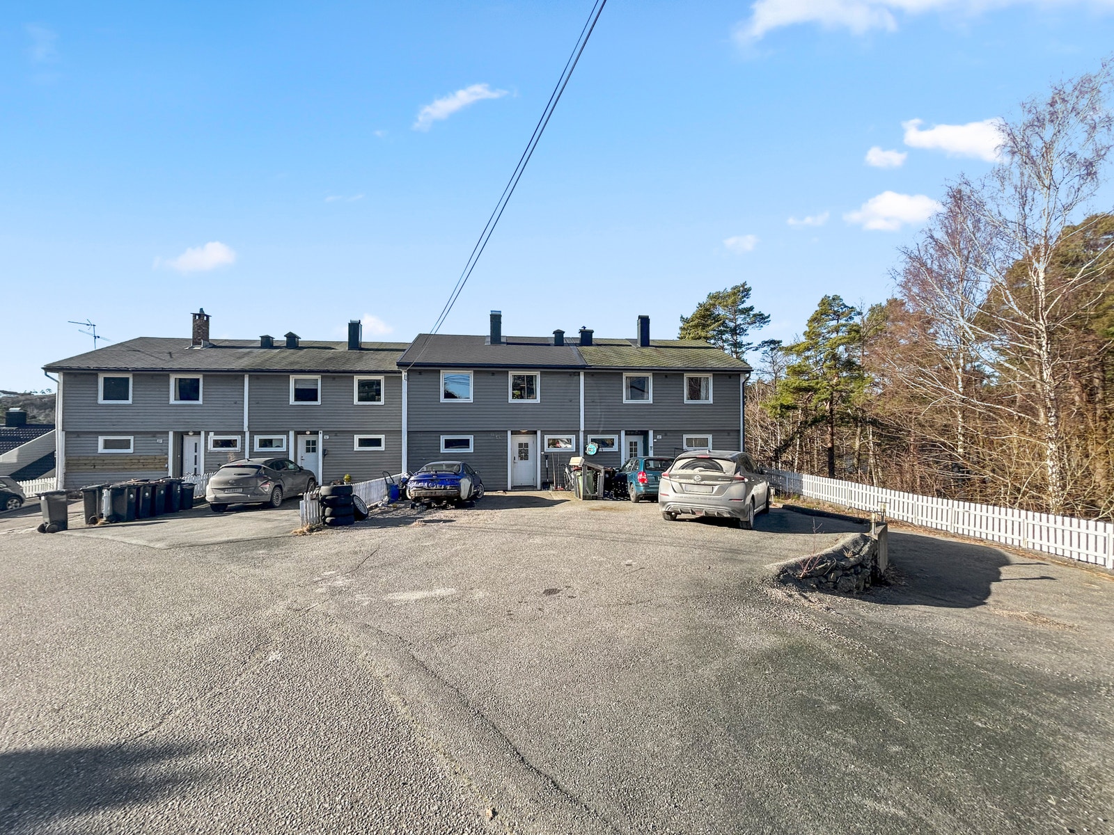 Flott barnevennlig område med turstier rett utenfør døren Galleribilde