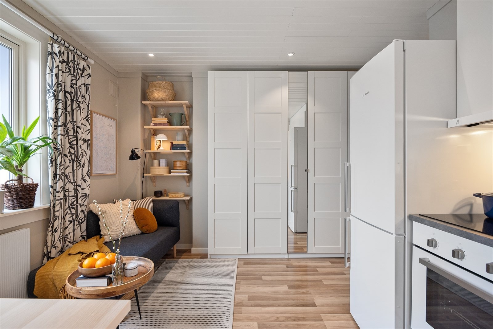 Fyring, varmtvann og fibernett 100/100Mbit inkludert i fellesutgiftene. Galleribilde