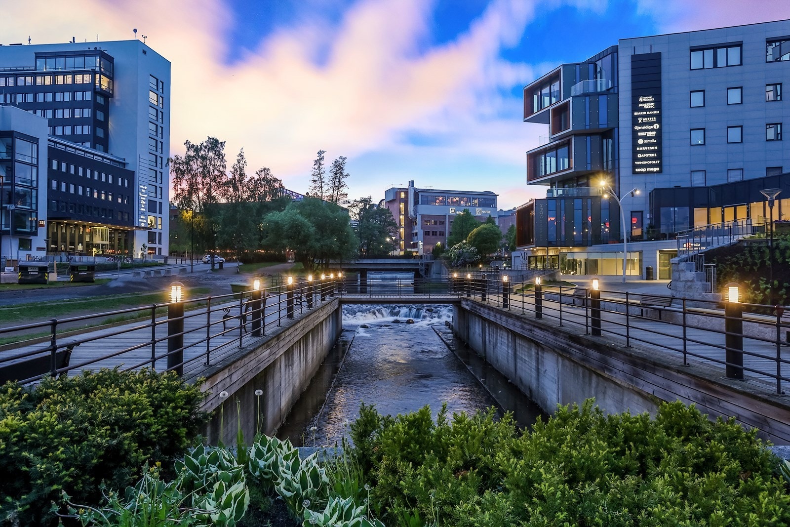Turveien langs Akerselva er ideell for en joggetur eller bare en romantisk kveldstur langs elva. Galleribilde