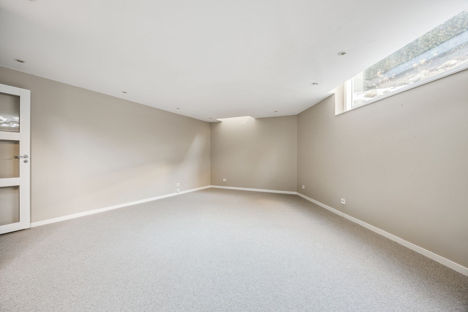 Stue/oppholdsrom med vannbåren varme i gulv Galleribilde