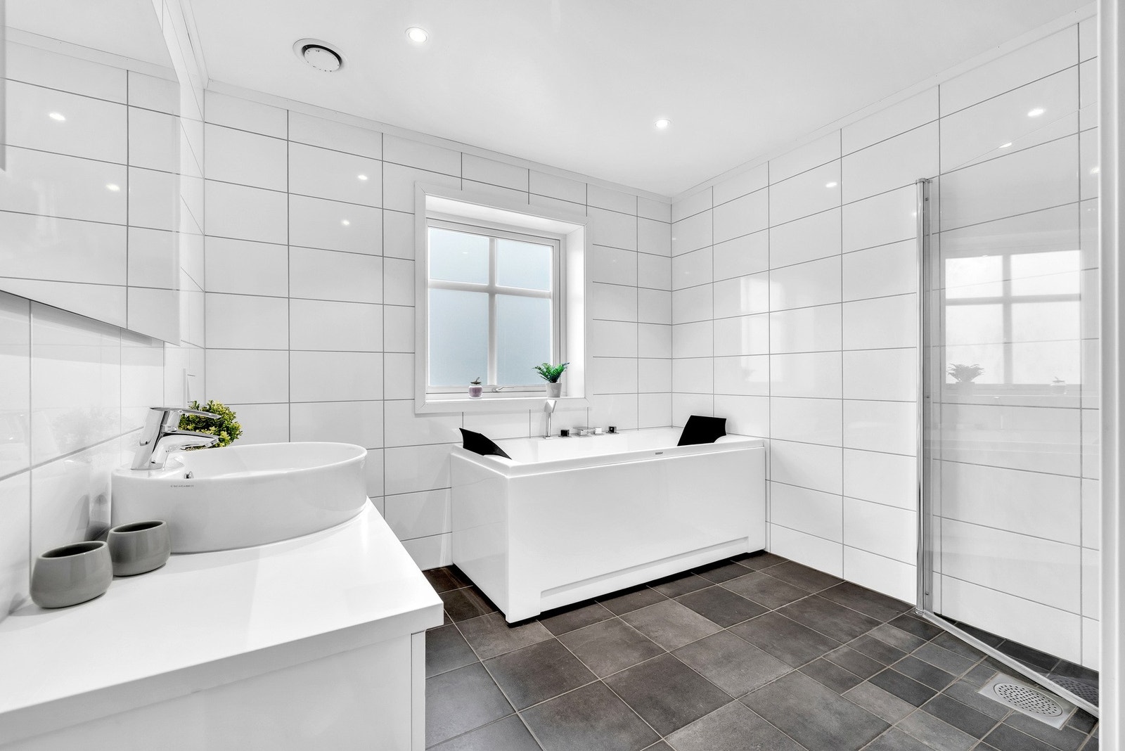 Baderommet i 2.etg oppleves svært delikat. Galleribilde