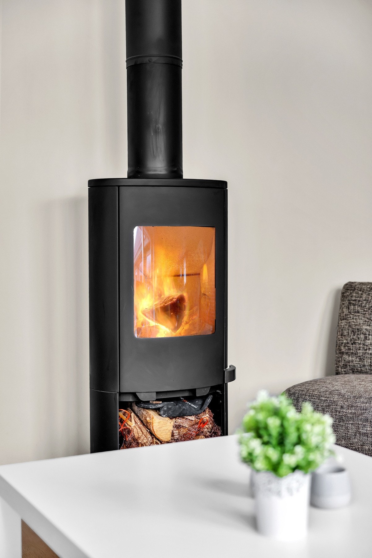 Her er det også en peis som gir varme- og hygge på kalde høst og vinterdager. Galleribilde