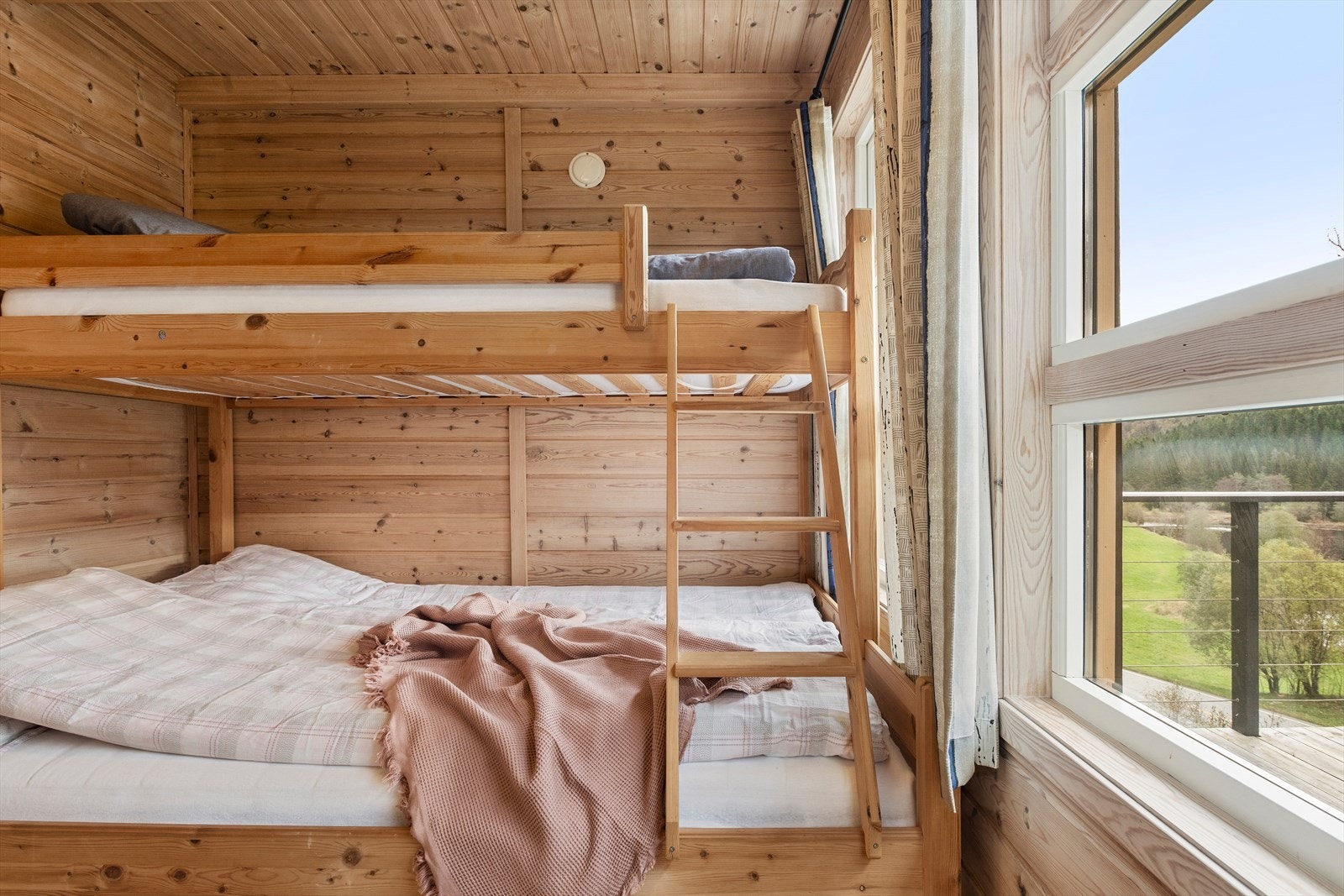 Eit av tre soverom i hytta Galleribilde