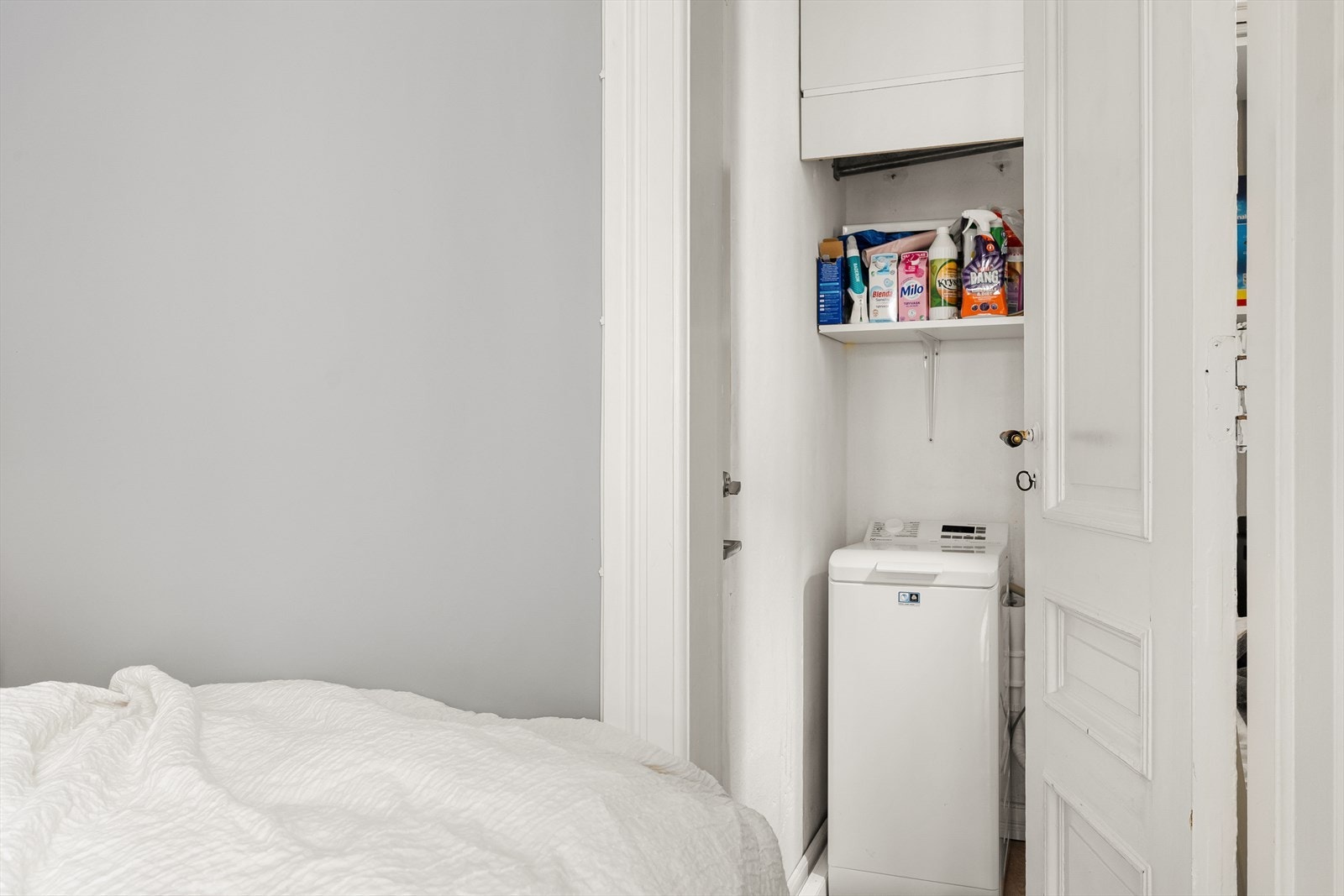 I tillegg har leiligheten et eget separat bod- og vaskerom, med plass til vaskemaskin Galleribilde