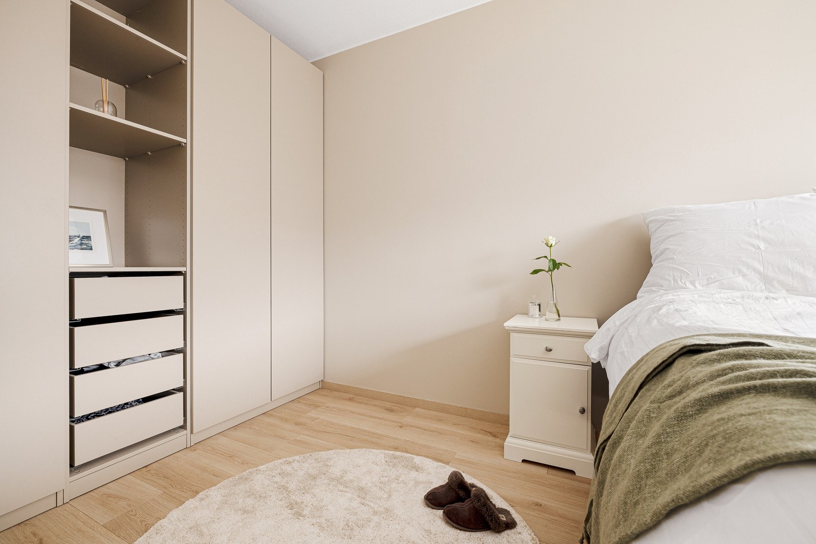 Stor og flott garderobeløsning medfølger Galleribilde