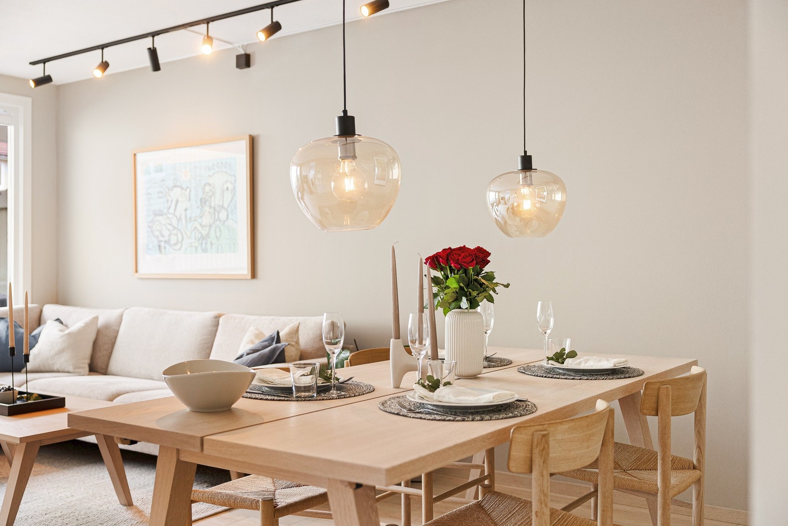 En lys og innbydende stue med pene fargetoner Galleribilde