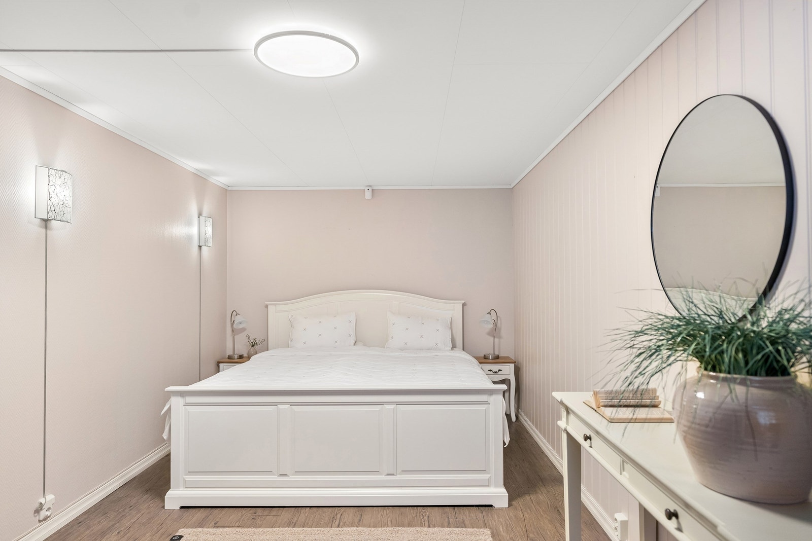 Bod/hobbyrom innredet som soverom. Galleribilde