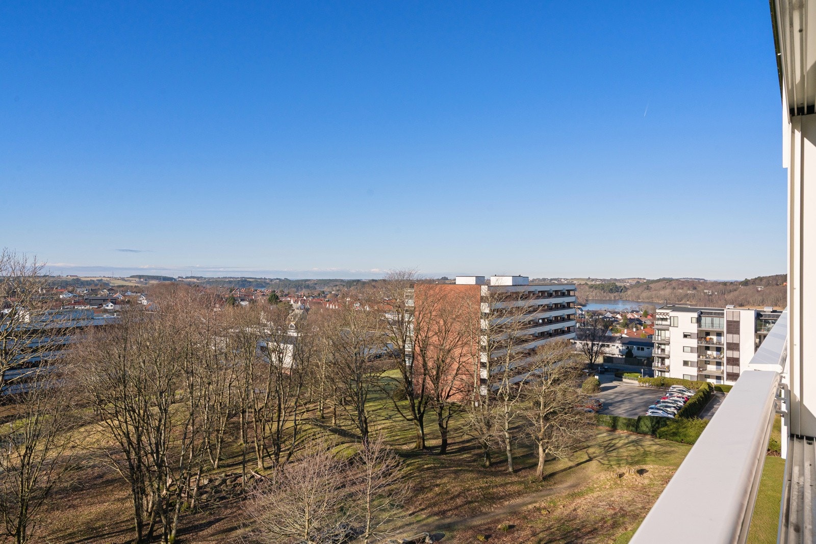 Det er kort vei til flotte tur- og rekreasjonsområder. Galleribilde