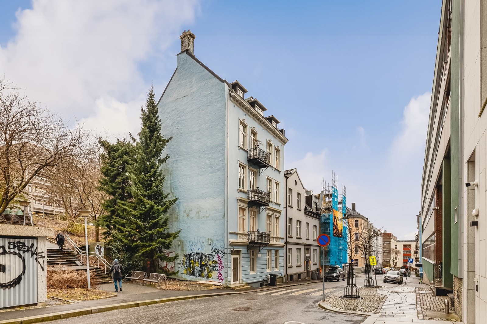 Taktekking skiftet og nymalt fasade i 2016 i regi av sameiet. Galleribilde