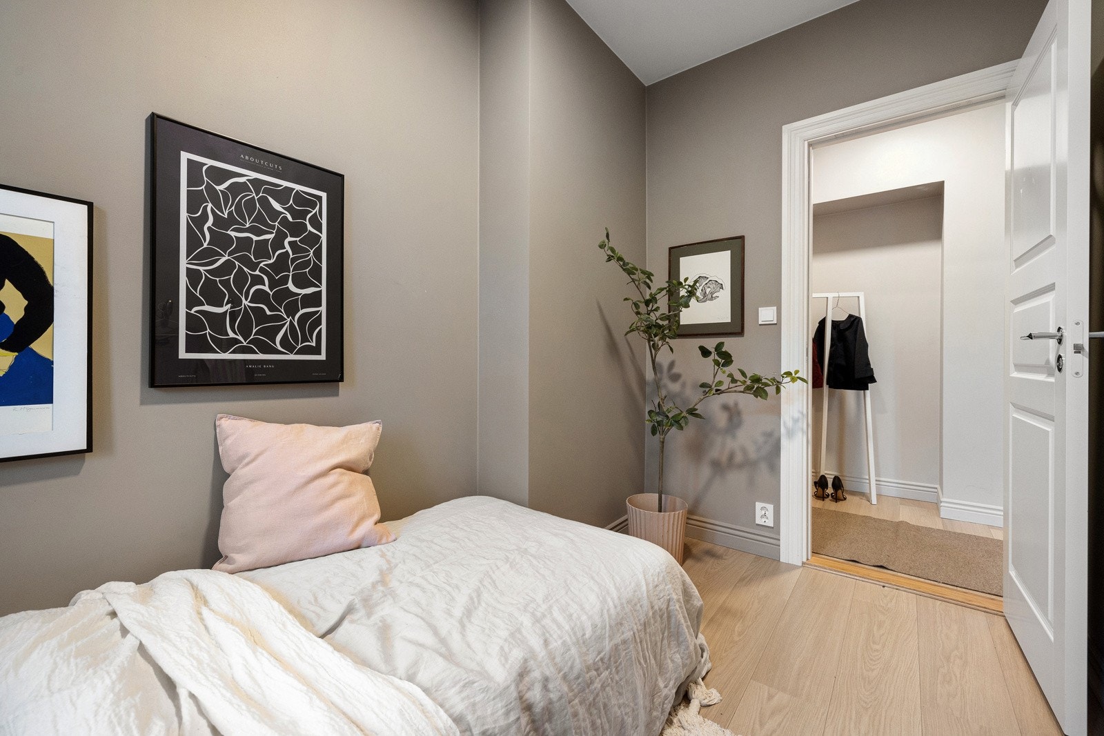 Nytt gulv i leiligheten i 2022. Galleribilde