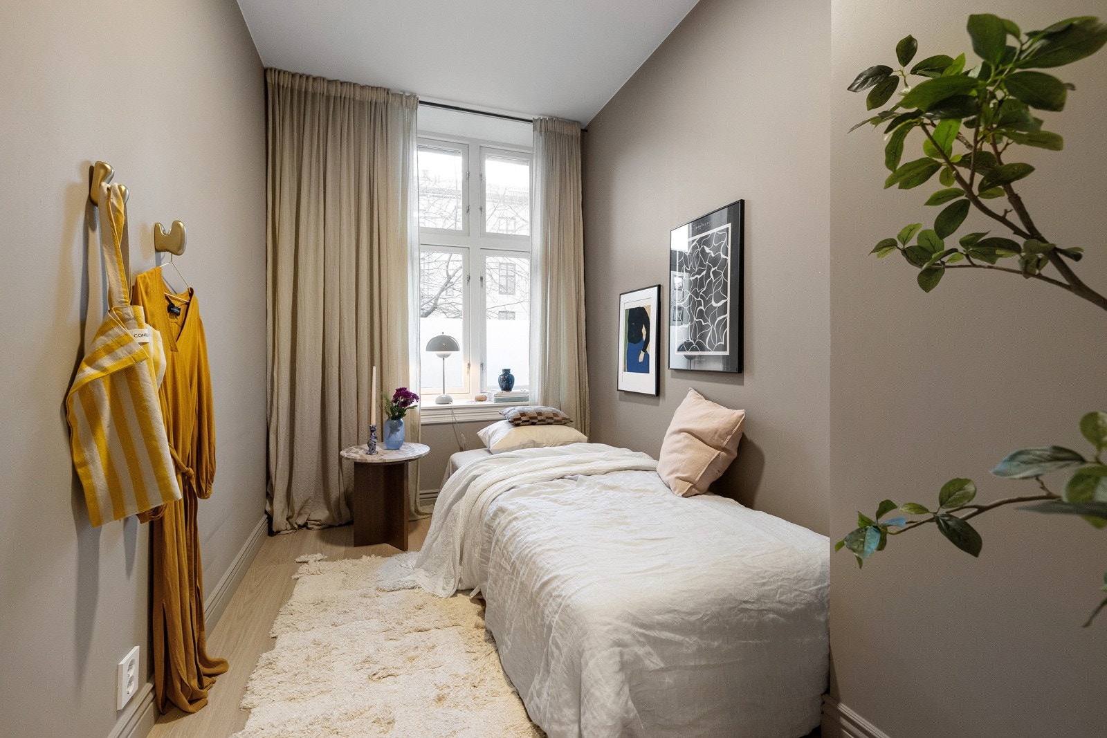 Soverom to vender også mot fredfulle omgivelser i indre gårdsrom. Galleribilde