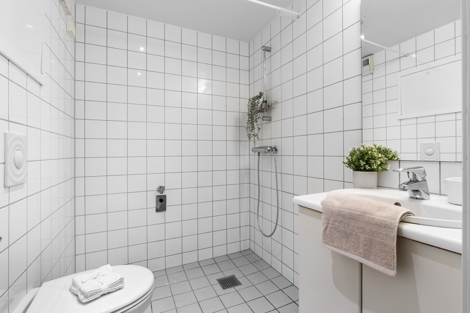 Bad med opplegg for vaskemaskin. Galleribilde