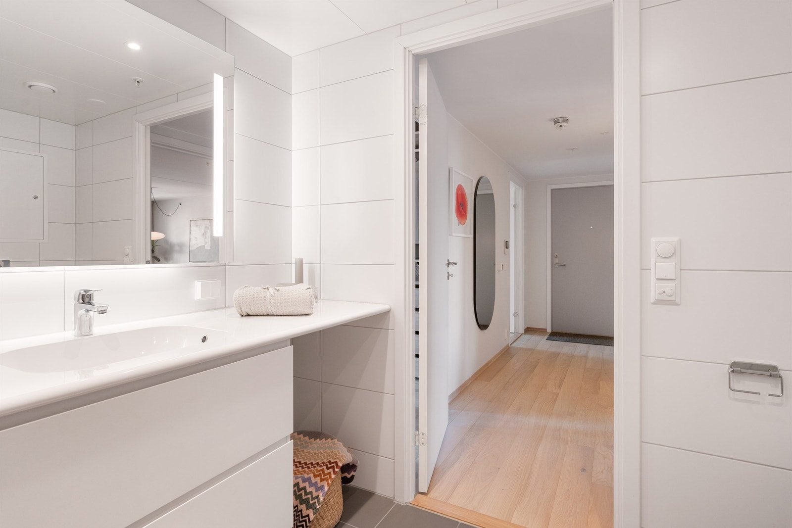 Opplegg for vaskemaskin og balansert ventilasjon. Galleribilde