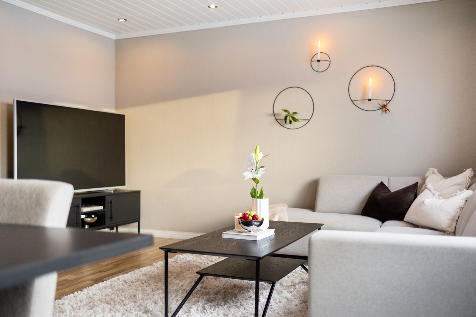 Boligens planløsning gjør det enkelt for ny eier å sette sitt eget preg på inventar Galleribilde