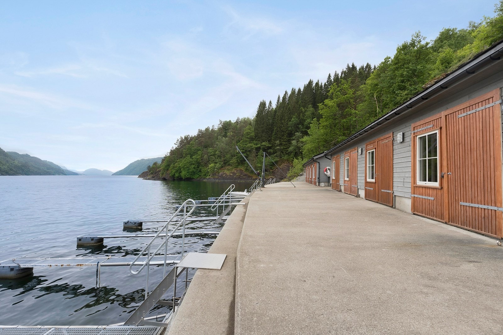 Naustbod og båtplass tilhørende hytta (egen seksjon) Galleribilde