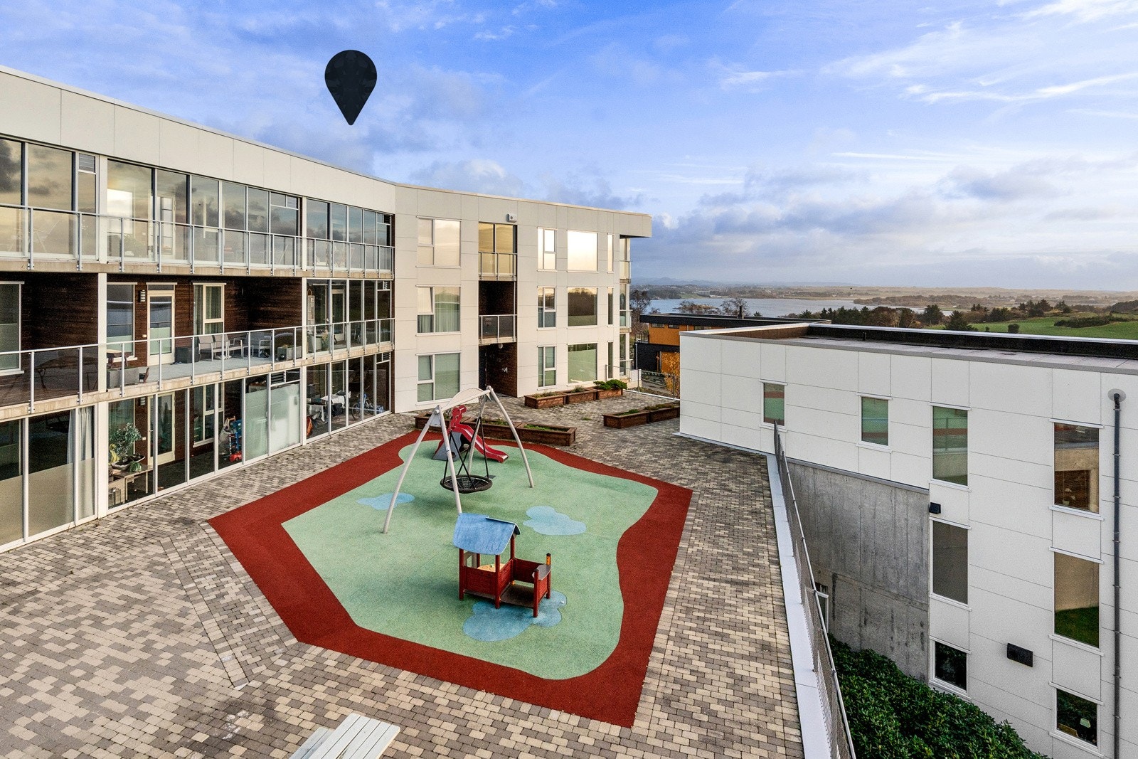 Eie eiendomsmegling Stavanger v/Mats Lundal presenterer denne lekre leiligheten på Toppen av Risaberg Terrasse! Galleribilde
