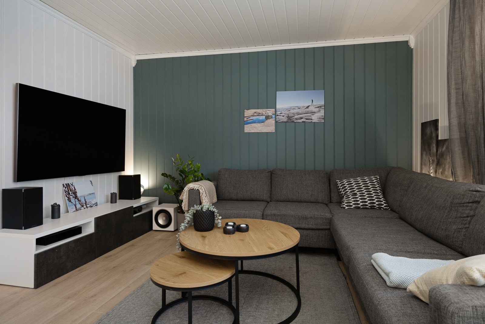 Stilig kontrastvegg i enden. Galleribilde