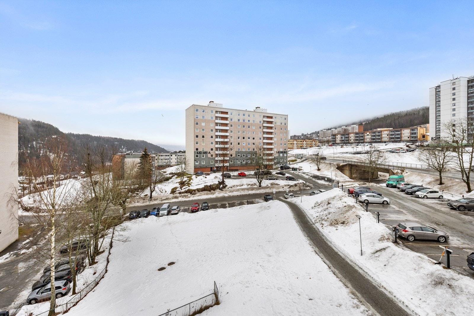 Leiligheten har en fin intern beliggenhet, med luftig utsyn Galleribilde