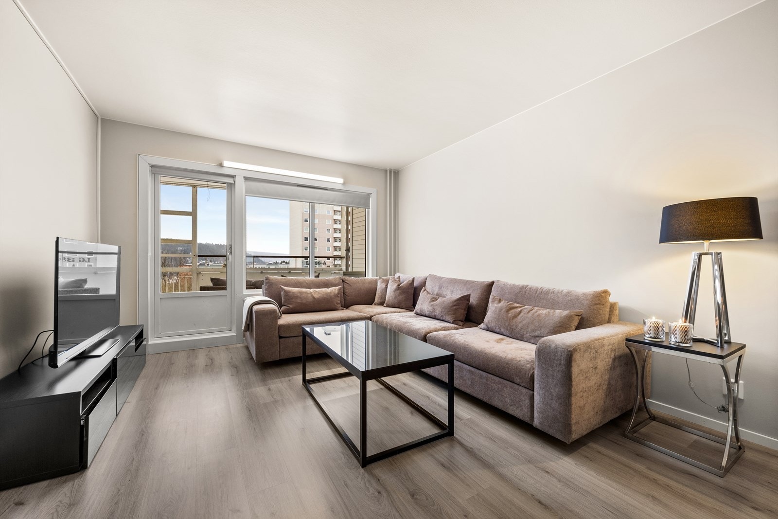 Dette er en praktisk og flott 4-roms leilighet i veletablert borettslag Galleribilde