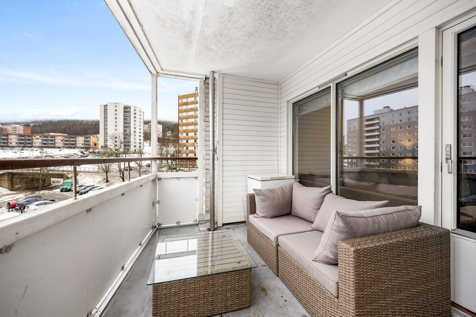 Leiligheten ligger høyt og luftig med heisadkomst Galleribilde