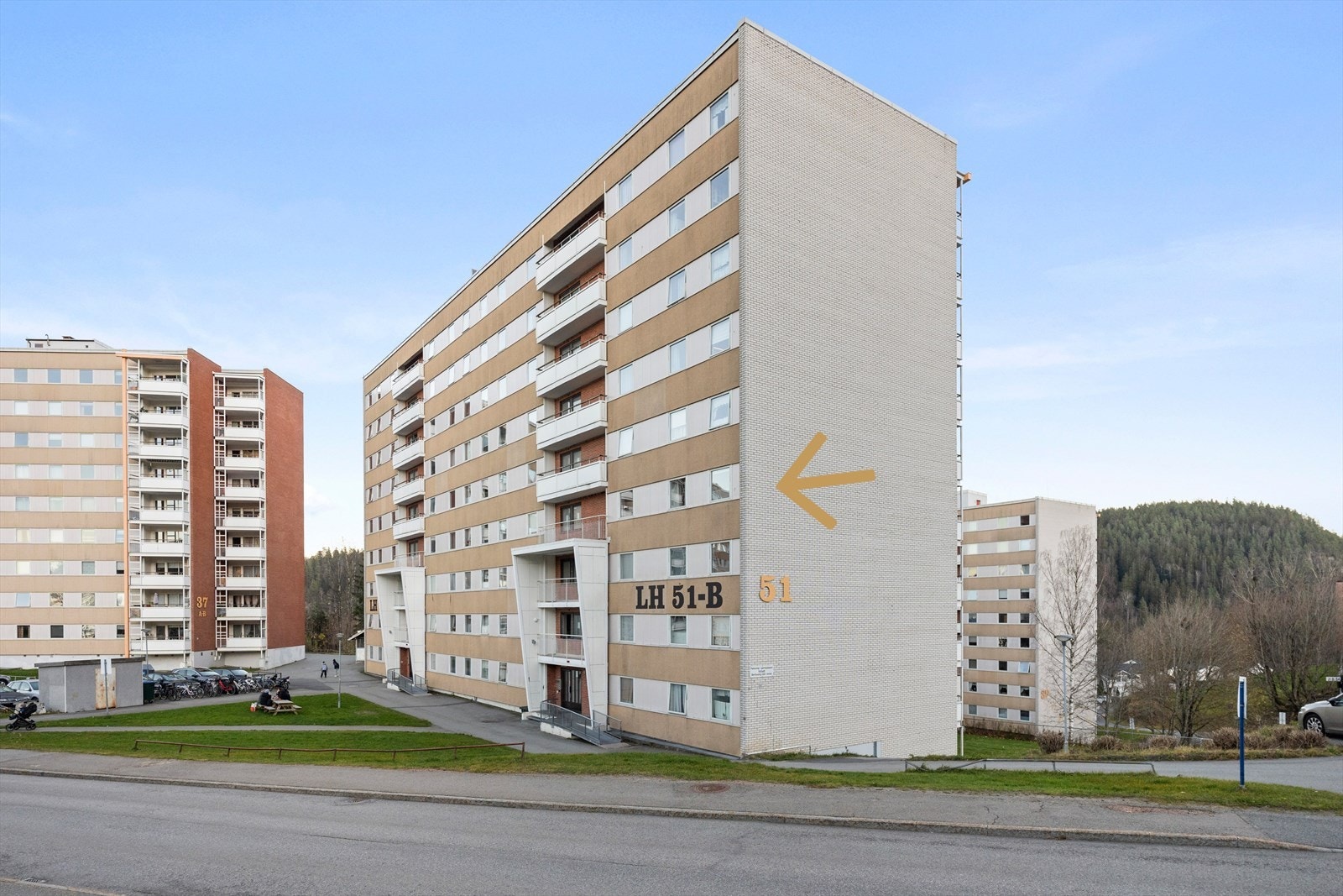 Leiligheten har hjørnebeliggenhet og ligger i byggets 4. etasje med heisadkomst Galleribilde