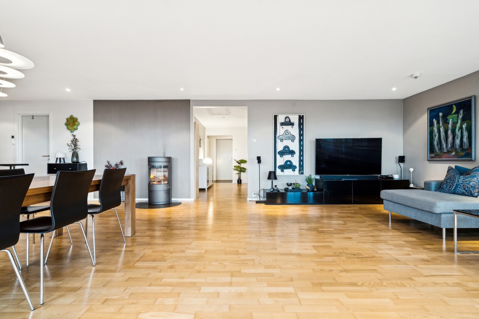 Her kan man fint møblere med flere sittegrupper og spisegruppe. Galleribilde