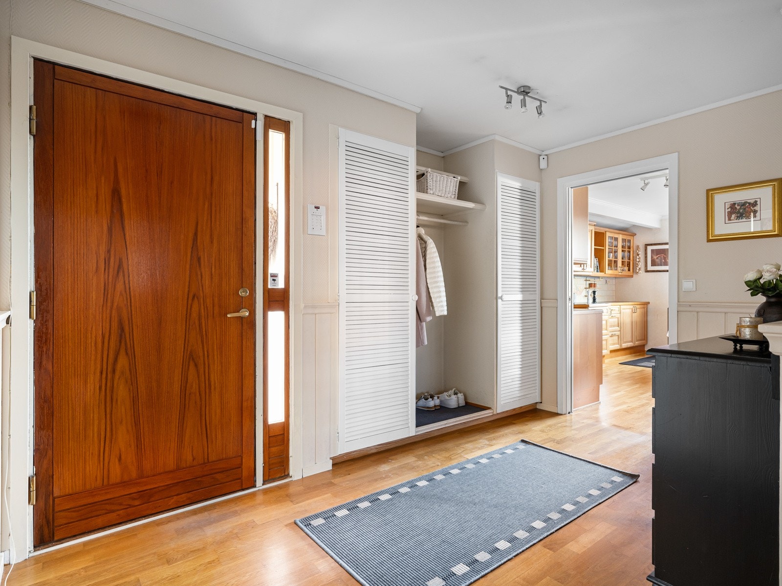 Lys og innbydende entré/gang Galleribilde