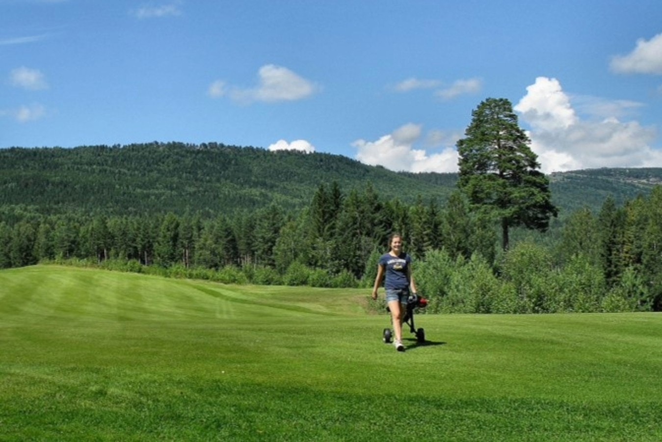 Norefjell Golfklubb ligger vakkert til ved Noresund Galleribilde