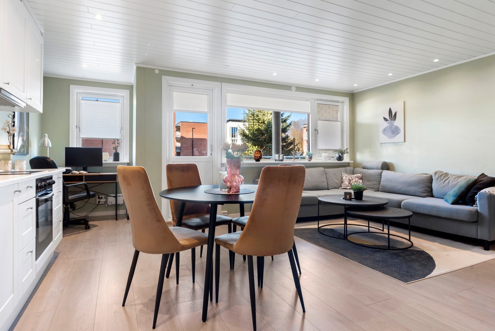 Velkommen til Frydenlundgata 21: en lekker og vesentlig oppusset leilighet i et veletablert og populært borettslag på Garpa. Galleribilde