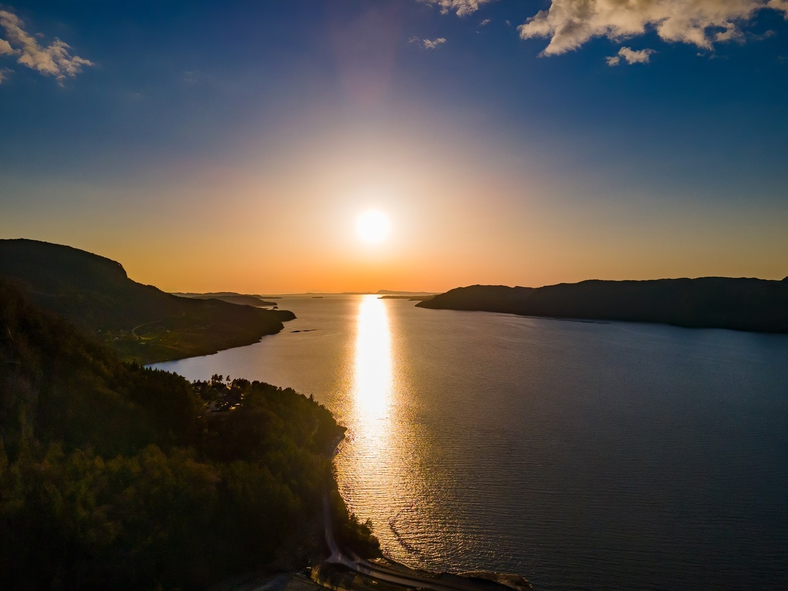 Solnedgang over Valvik Galleribilde