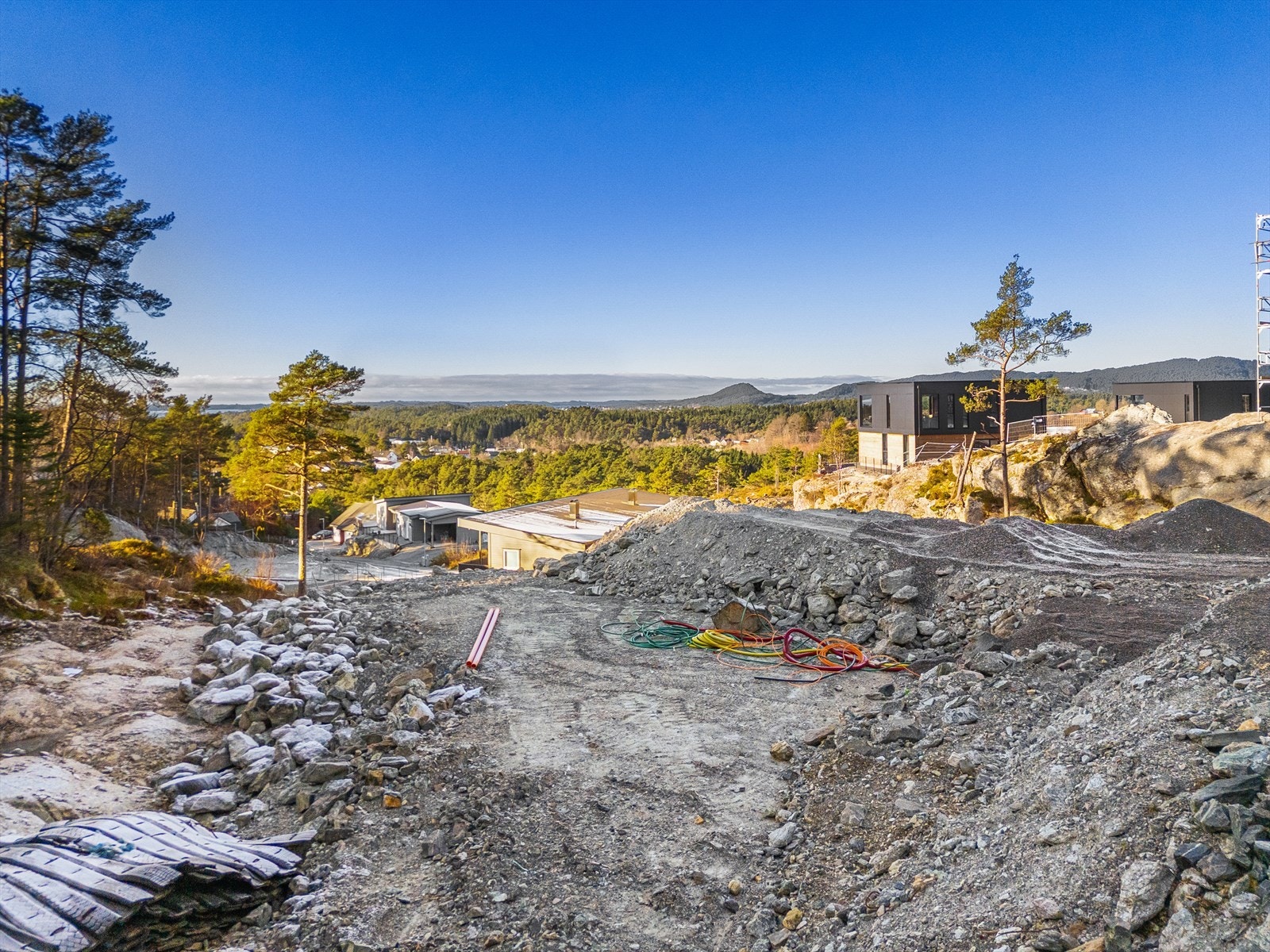 EiendomsMegler 1 v/ Petter Krantz har gleden av å presentere Bjørnavegen 70C&D! Galleribilde