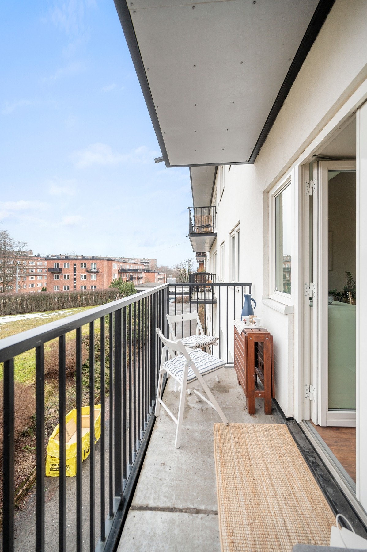 Balkongen ble satt opp i 2012, og er på ca. 4,2 kvm. Galleribilde