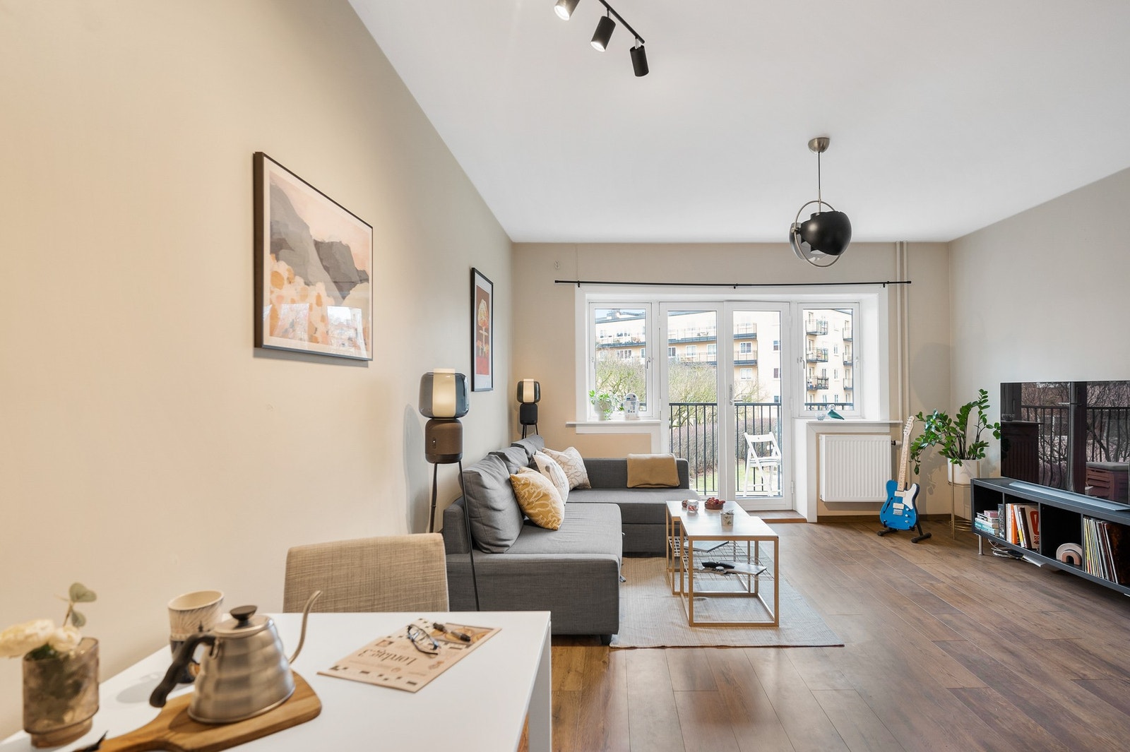 Fra stuen er det utgang til en herlig balkong. Galleribilde