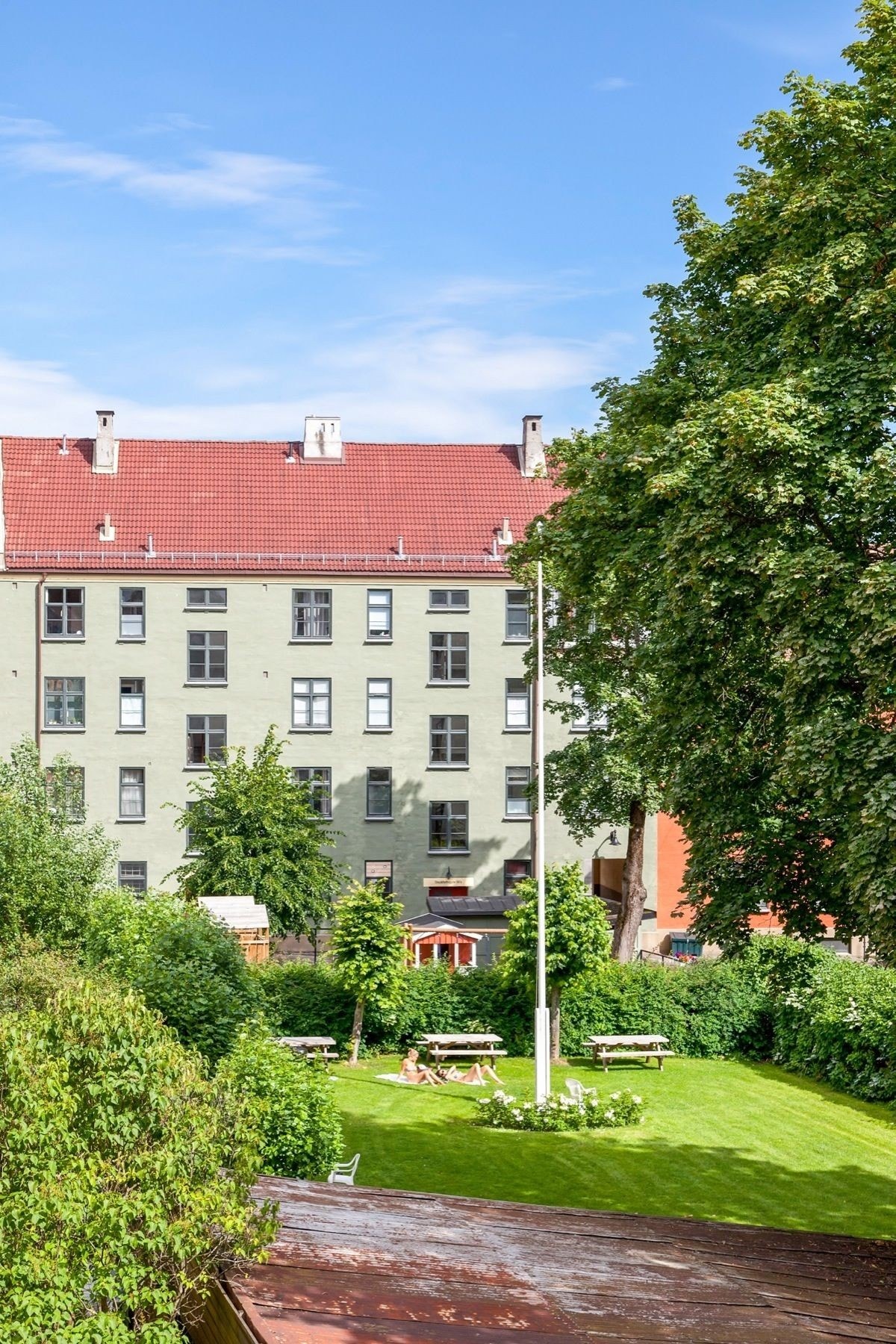 Bakgård Galleribilde