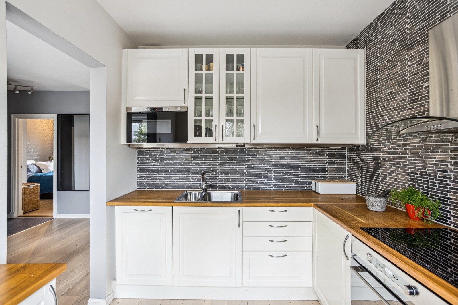 Pent separat kjøkken. Galleribilde