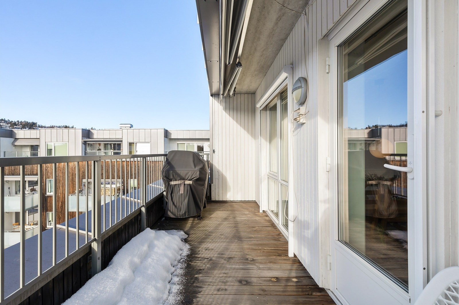 På balkongen er det god plass til utemøbler. Galleribilde