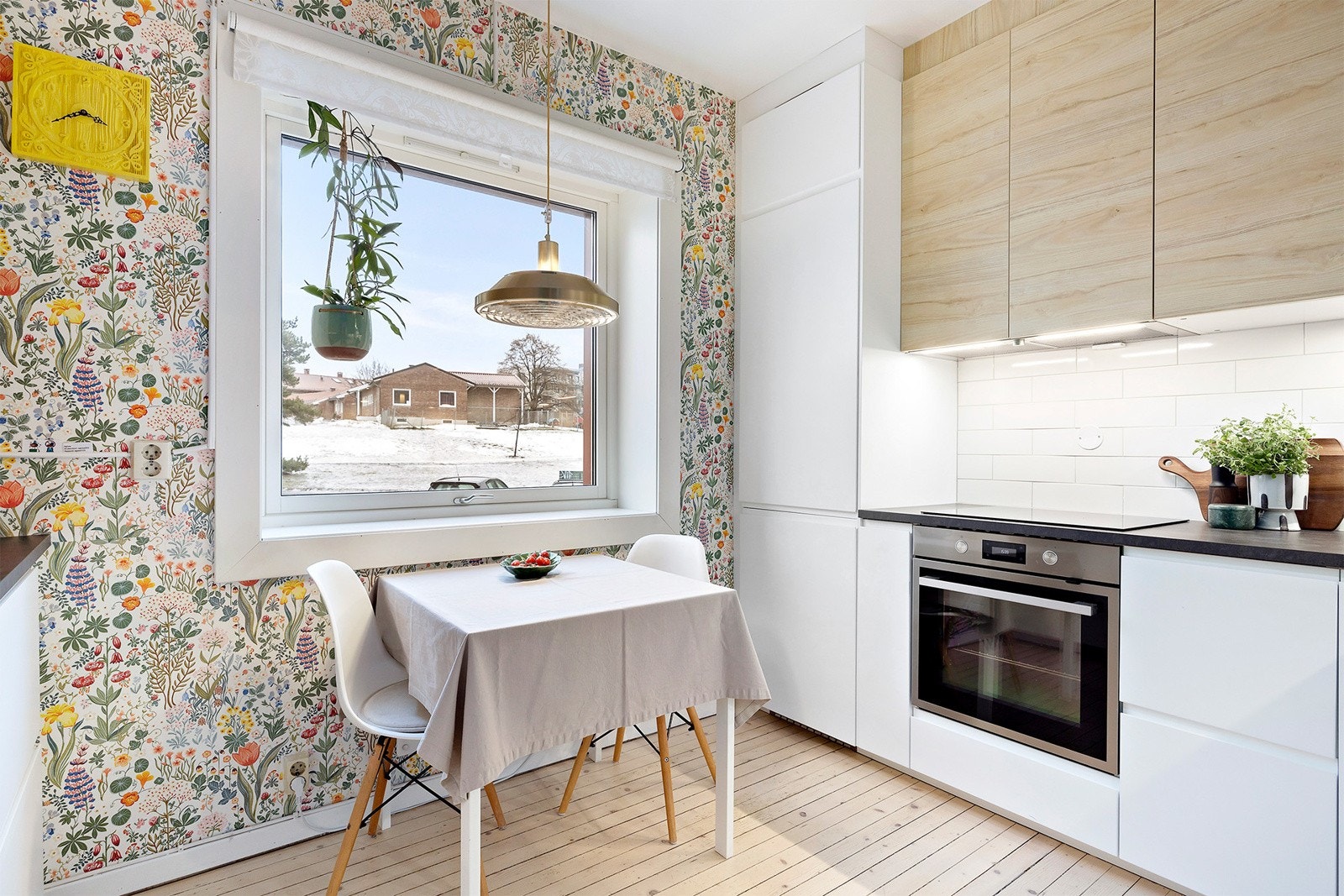 Leiligheten ligger i høy 1 etasje. Fine tregulv Galleribilde