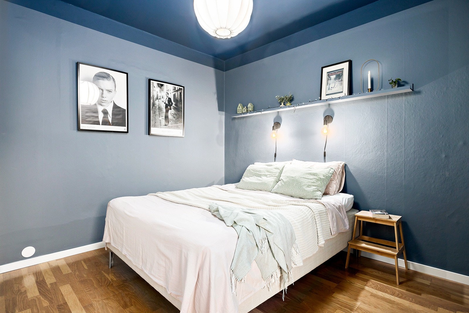 Soverom 1 med god plass til dobbeltseng. Garderobeskap Galleribilde