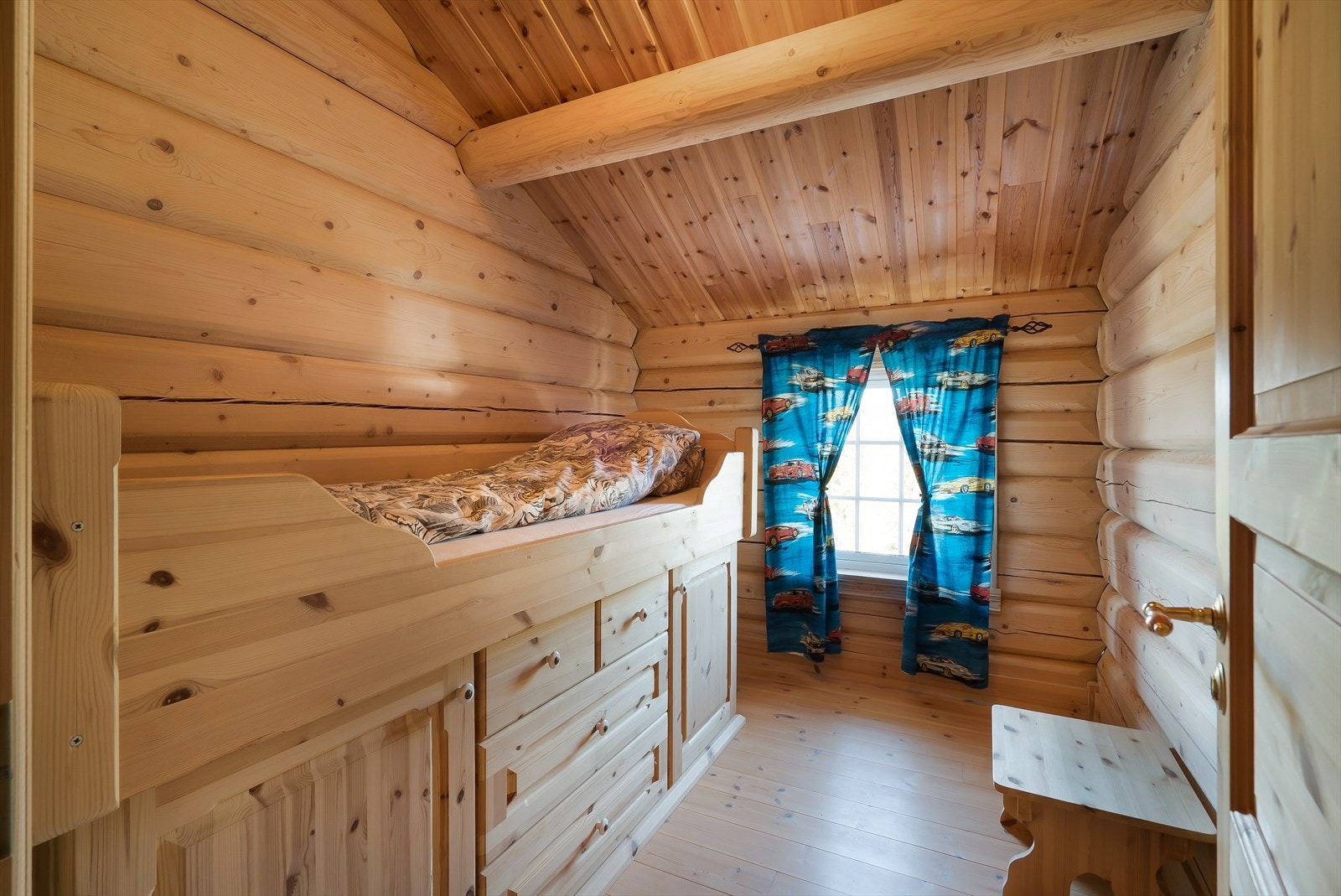 Soverom 2. etasje. Galleribilde