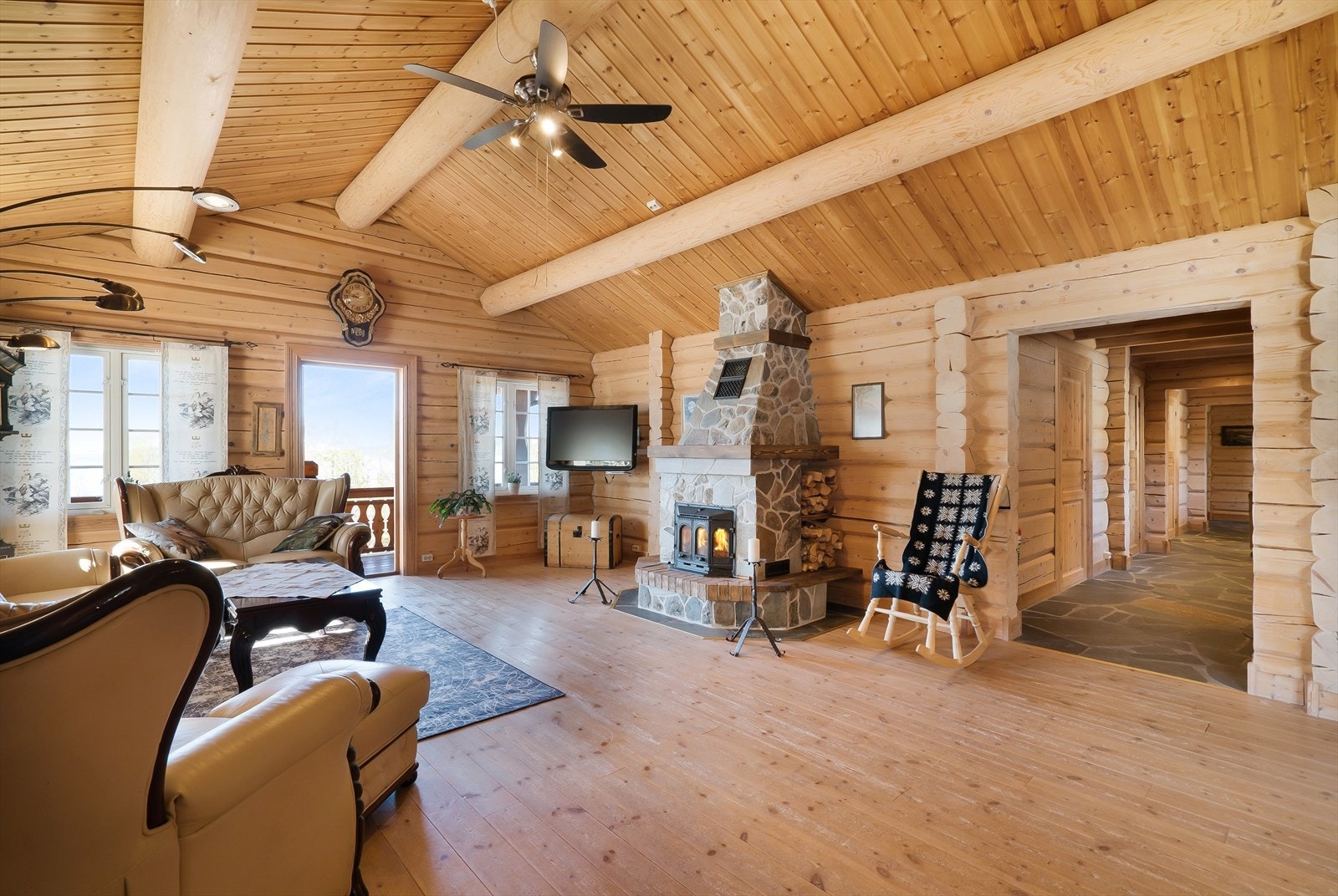 Plassbygget peis. Galleribilde