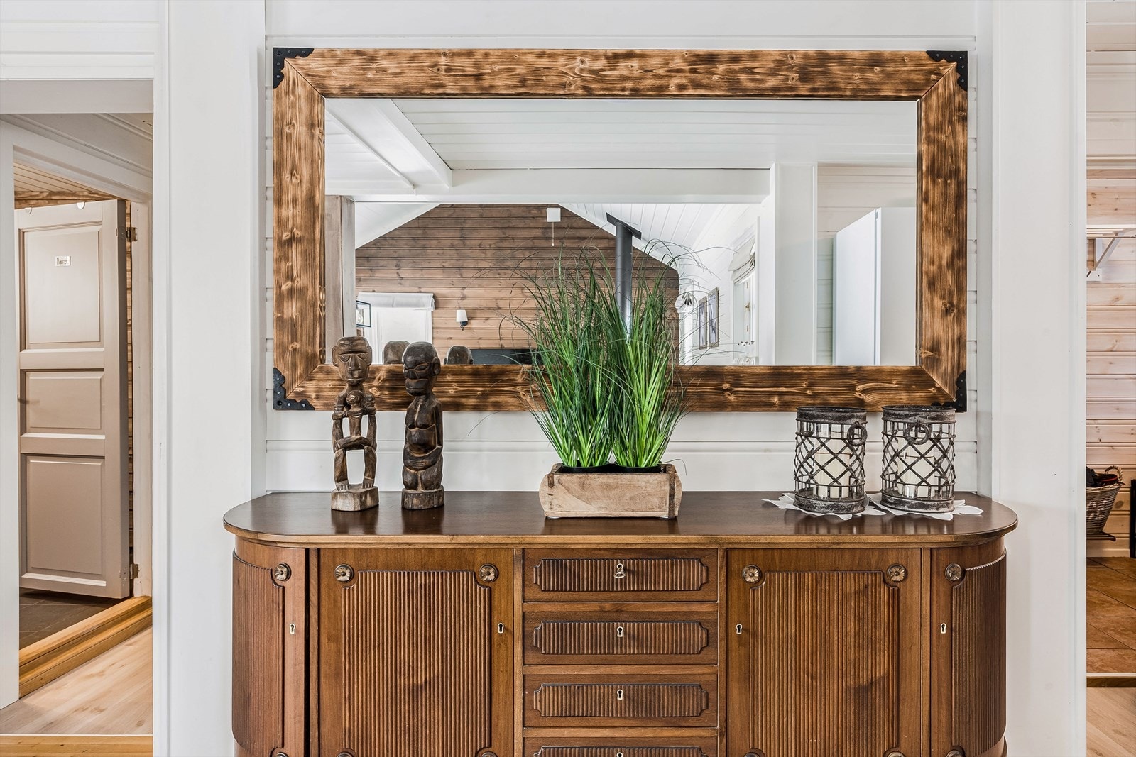 Koselige detaljer!
Hytta selges møblert og med mesteparten av inventar. Her er alt tilrette for hyttekos for deg og dine. Galleribilde