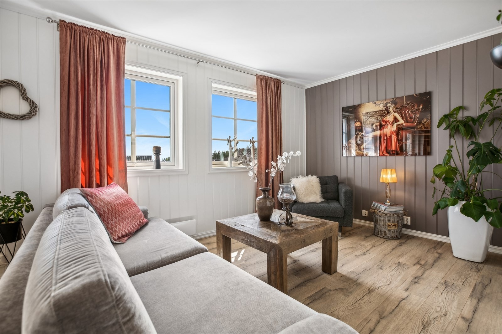 Det vil være mulig å sette opp en vegg og få et fjerde soverom her istedenfor en stor loftstue, hvis ønskelig. Galleribilde