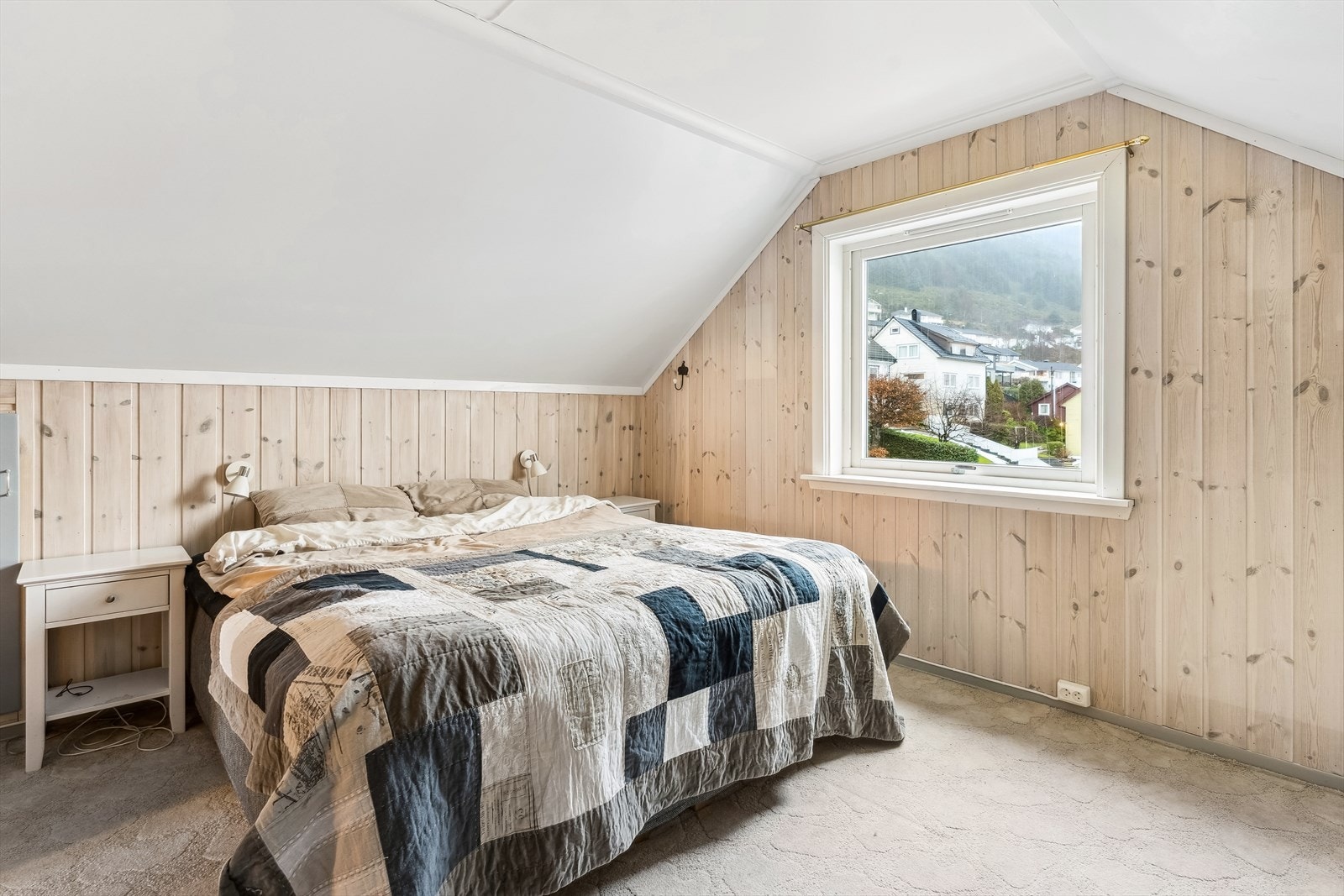 Bustaden har til saman 5 soverom. Galleribilde