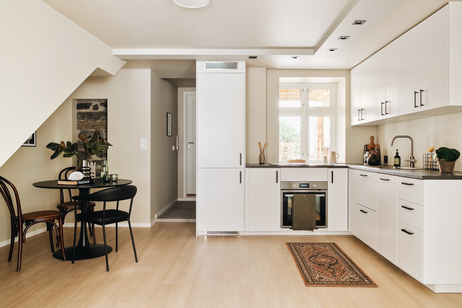 Helt nytt kjøkken med stor boltringsplass! Galleribilde